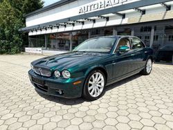 Grün Gebraucht 2008 Jaguar XJ8 Executive Limousine | 29.900 €