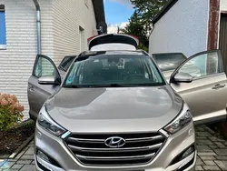 Grau Gebraucht 2015 Hyundai Tucson Premium SUV | 14.990 € (Fairer Preis)