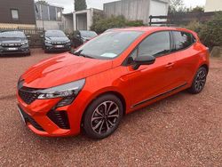 Valencia orange Neu 2025 Renault Clio V Techno Kleinwagen | 20.680 € (Fairer Preis)