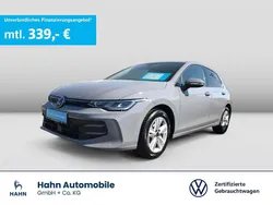 Grau Gebraucht 2024 VW Golf VIII Life Limousine | 21.890 € (Superpreis)
