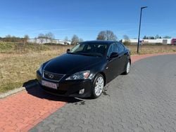 Schwarz Gebraucht 2007 Lexus IS250 Luxury Line Limousine | 6.990 € (Etwas zu teuer)
