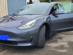 Grau Gebraucht 2023 Tesla Model 3 Limousine | 32.500 € (Fairer Preis)