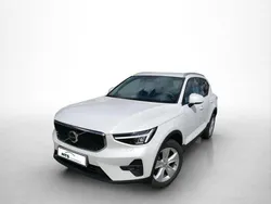 Crystal white / metallic Gebraucht 2024 Volvo XC40 Core SUV | 32.440 € (Superpreis)