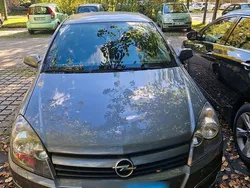 Grau Gebraucht 2004 Opel Astra Limousine | 1.300 € (Guter Preis)