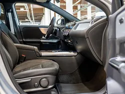 Silber / hightechsilber Gebraucht 2025 Mercedes GLA180 AMG line SUV | 46.440 € (Teuer)