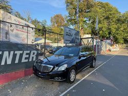 Schwarz Gebraucht 2010 Mercedes E200 Kombi | 10.980 € (Fairer Preis)