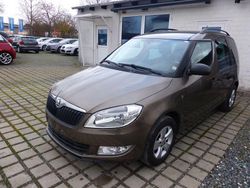 Braun Gebraucht 2013 Skoda Roomster Plus Edition Van / Kleinbus | 5.490 € (Fairer Preis)