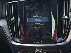 Blau Gebraucht 2019 Volvo V60 Momentum Kombi | 23.000 € (Fairer Preis)