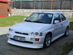 Weiß Gebraucht 1992 Ford Escort RS | 57.000 €