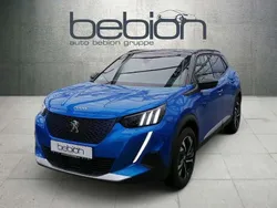 Blau/typ aussenverkleidung met Gebraucht 2022 Peugeot e-2008 GT SUV | 20.900 € (Fairer Preis)