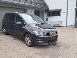 Schwarz Gebraucht 2016 VW Touran Comfortline Van / Kleinbus | 18.900 € (Fairer Preis)