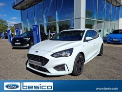 Frostweiß Gebraucht 2021 Ford Focus ST-Line Limousine | 20.750 € (Fairer Preis)