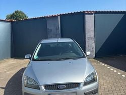 Blau Gebraucht 2007 Ford Focus Kombi | 1.500 € (Guter Preis)