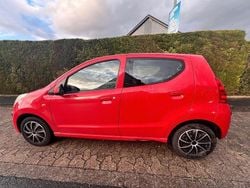 Rot Gebraucht 2008 Nissan Pixo Acenta Kleinwagen | 1.000 € (Fairer Preis)