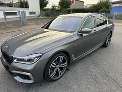 Grau Gebraucht 2017 BMW 750 M Sport Limousine | 29.750 € (Superpreis)
