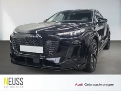 Mythosschwarz metallic Gebraucht 2025 Audi SQ6 Sportback e-tron Sport SUV | 96.990 €