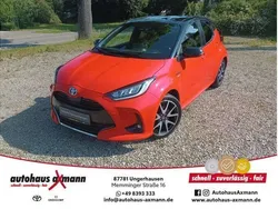 Rot/ dach schwarz Gebraucht 2021 Toyota Yaris Hybrid Edition Limousine | 22.490 € (Etwas zu teuer)