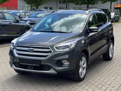 Grau Gebraucht 2017 Ford Kuga SUV | 15.990 € (Etwas zu teuer)