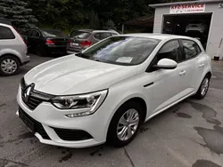 Weiß Gebraucht 2019 Renault Mégane IV Life Limousine | 10.950 € (Guter Preis)