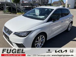 Weiß Gebraucht 2024 Seat Ibiza FR Limousine | 15.899 € (Guter Preis)