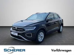 Deep black perleffekt (metallic) Neu 2025 VW T-Roc Life SUV | 26.190 € (Superpreis)