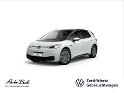 Weiß (gletscherweiß metallic/schwarz) Gebraucht 2021 VW ID.3 Pro Performance Kleinwagen | 21.940 € (Guter Preis)