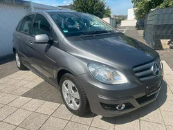 Grau Gebraucht 2010 Mercedes B180 Van / Kleinbus | 3.900 € (Fairer Preis)