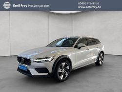 Weiß Gebraucht 2021 Volvo V60 CC Pro Kombi | 32.450 € (Fairer Preis)
