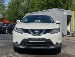 Weiß Gebraucht 2015 Nissan Qashqai Acenta SUV | 10.990 € (Fairer Preis)