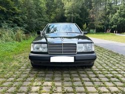 Schwarz Gebraucht 1990 Mercedes E230 Coupé | 6.999 €