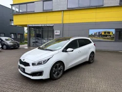 Weiß Gebraucht 2015 Kia Ceed Sportswagon Kombi | 12.990 € (Teuer)