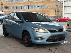 Grau Gebraucht 2008 Ford Focus Titanium Limousine | 2.000 € (Guter Preis)