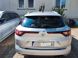 Silber Gebraucht 2016 Renault Mégane III Life Limousine | 8.700 € (Etwas zu teuer)