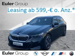 Black sapphire metallic Gebraucht 2024 BMW 520 M Sport Kombi | 50.490 € (Superpreis)