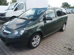 Grün Gebraucht 2010 Opel Zafira Van / Kleinbus | 3.890 € (Fairer Preis)