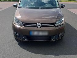 Braun Gebraucht 2012 VW Touran Van / Kleinbus | 9.199 € (Etwas zu teuer)