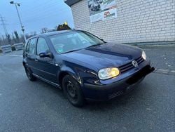 Blau Gebraucht 2003 VW Golf IV Limousine | 2.000 € (Guter Preis)