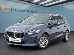 Blau Gebraucht 2023 BMW 225 Active Tourer Van / Kleinbus | 35.649 € (Fairer Preis)