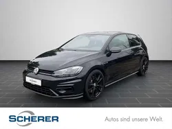 Deep black perleffekt (metallic) Gebraucht 2017 VW Golf VII Sportline Limousine | 26.900 € (Fairer Preis)