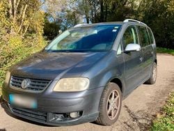 Grau Gebraucht 2004 VW Touran Van / Kleinbus | 850 € (Guter Preis)