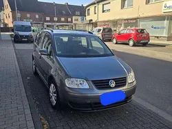 Grau Gebraucht 2003 VW Touran Van / Kleinbus | 3.950 € (Teuer)