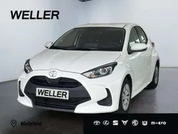 Schneeweiß Gebraucht 2023 Toyota Yaris Comfort Kleinwagen | 13.680 € (Superpreis)