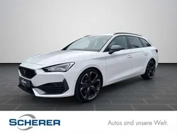 "candy" weiss Gebraucht 2024 Cupra Leon VZ Limousine | 33.900 € (Fairer Preis)