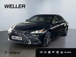 Schwarz Gebraucht 2024 Lexus ES300H Business Edition Limousine | 44.990 € (Fairer Preis)