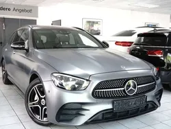 Grau Gebraucht 2022 Mercedes E300 AMG line Limousine | 31.950 € (Fairer Preis)