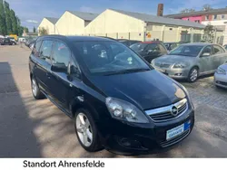 Schwarz Gebraucht 2013 Opel Zafira Family Van / Kleinbus | 7.490 € (Fairer Preis)