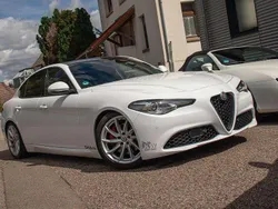 Bianco alfa Gebraucht 2019 Alfa Romeo Giulia Quadrifoglio Verde Limousine | 23.390 € (Guter Preis)