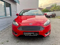 Rot Gebraucht 2017 Ford Focus Titanium Kombi | 10.999 € (Fairer Preis)