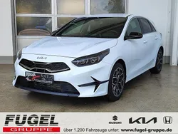 Weiss Neu 2025 Kia Ceed Limousine | 24.399 € (Guter Preis)