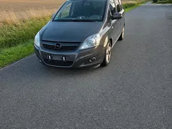 Grau Gebraucht 2013 Opel Zafira Van / Kleinbus | 3.750 € (Fairer Preis)